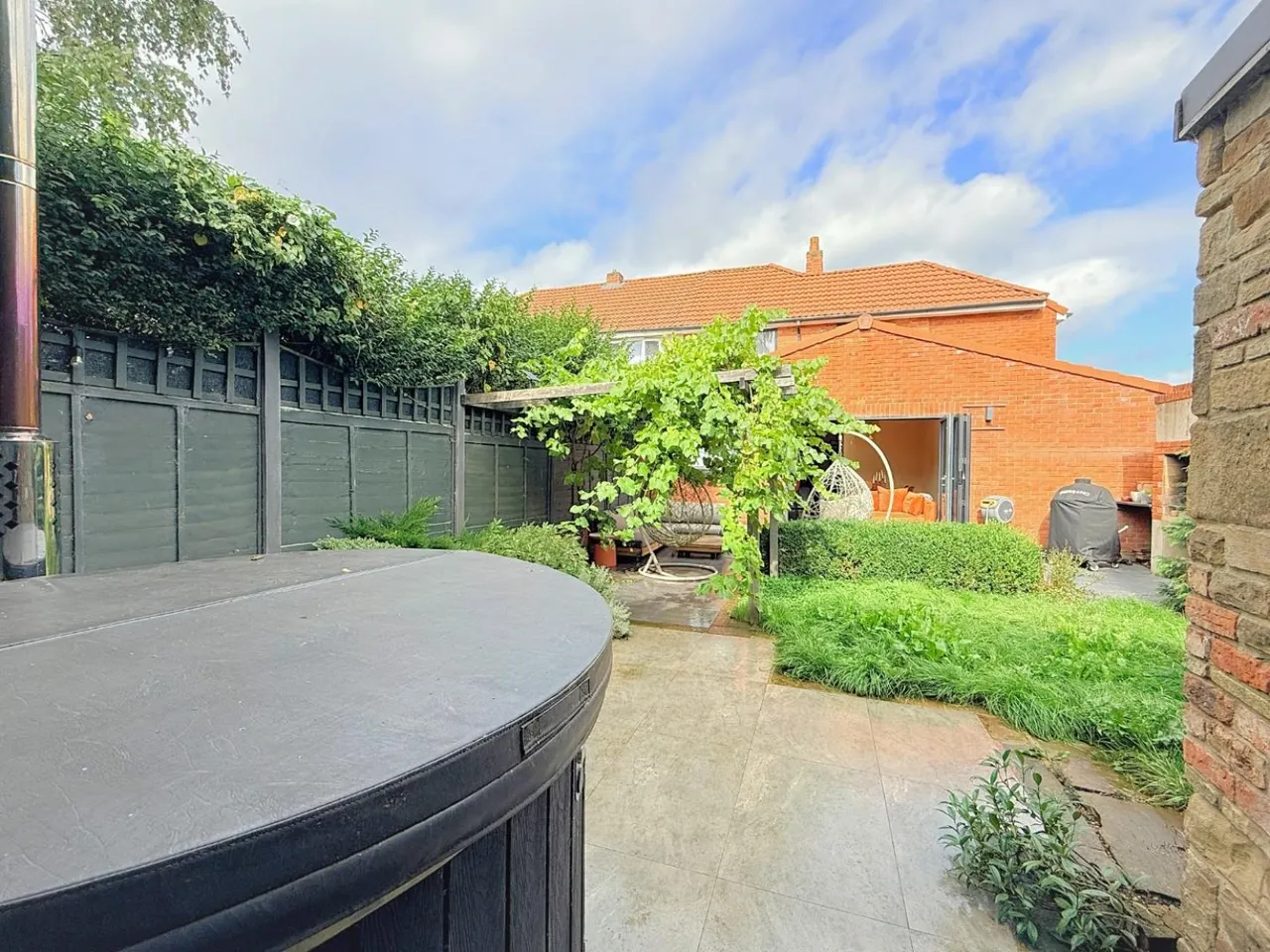 Westdale Drive, Pudsey, LS28, photo 8