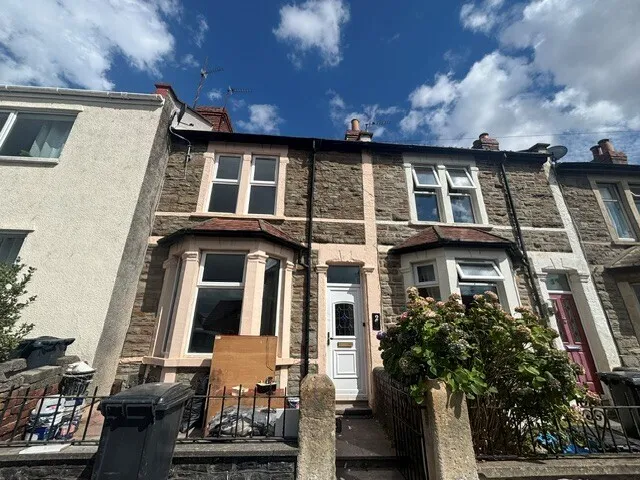 2 bed house to rent — Beaufort Road, Kingswood, Bristol