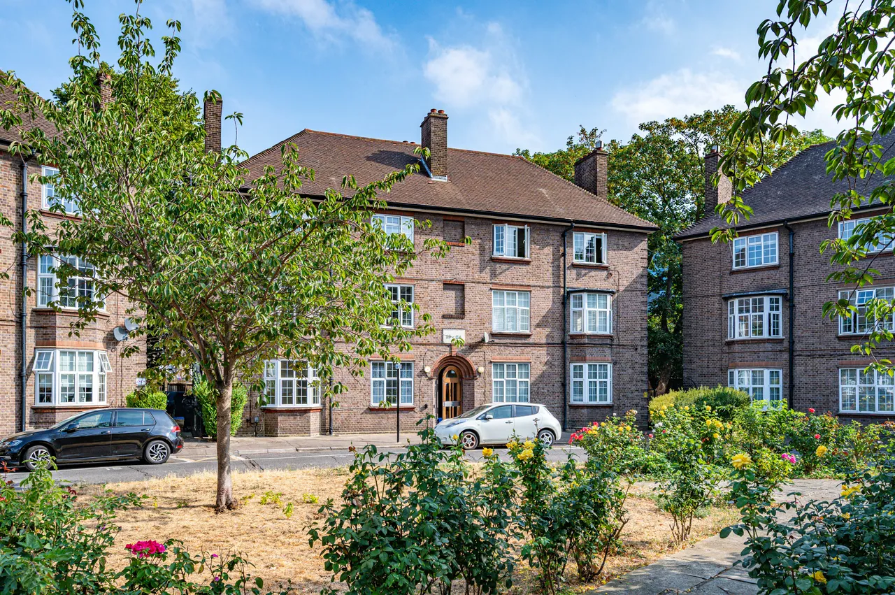 20 Claremont Close, London, photo 2