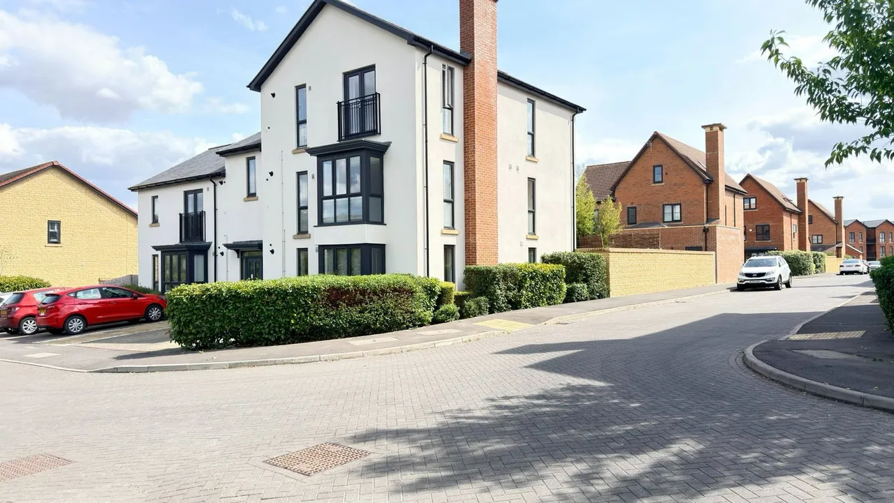 2 bed flat for sale, Harvest Street, Cheltenham, GL52