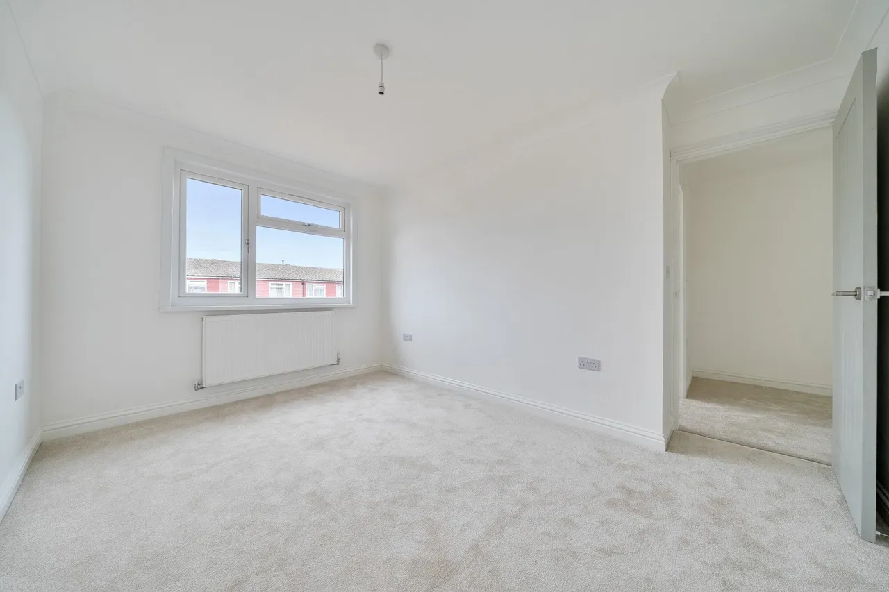 Bennett Close, DA16, photo 13
