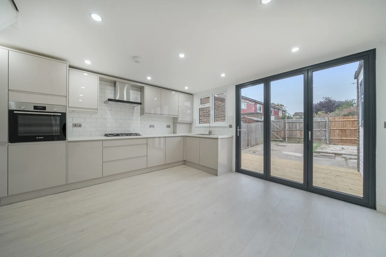 Bennett Close, DA16, photo 17