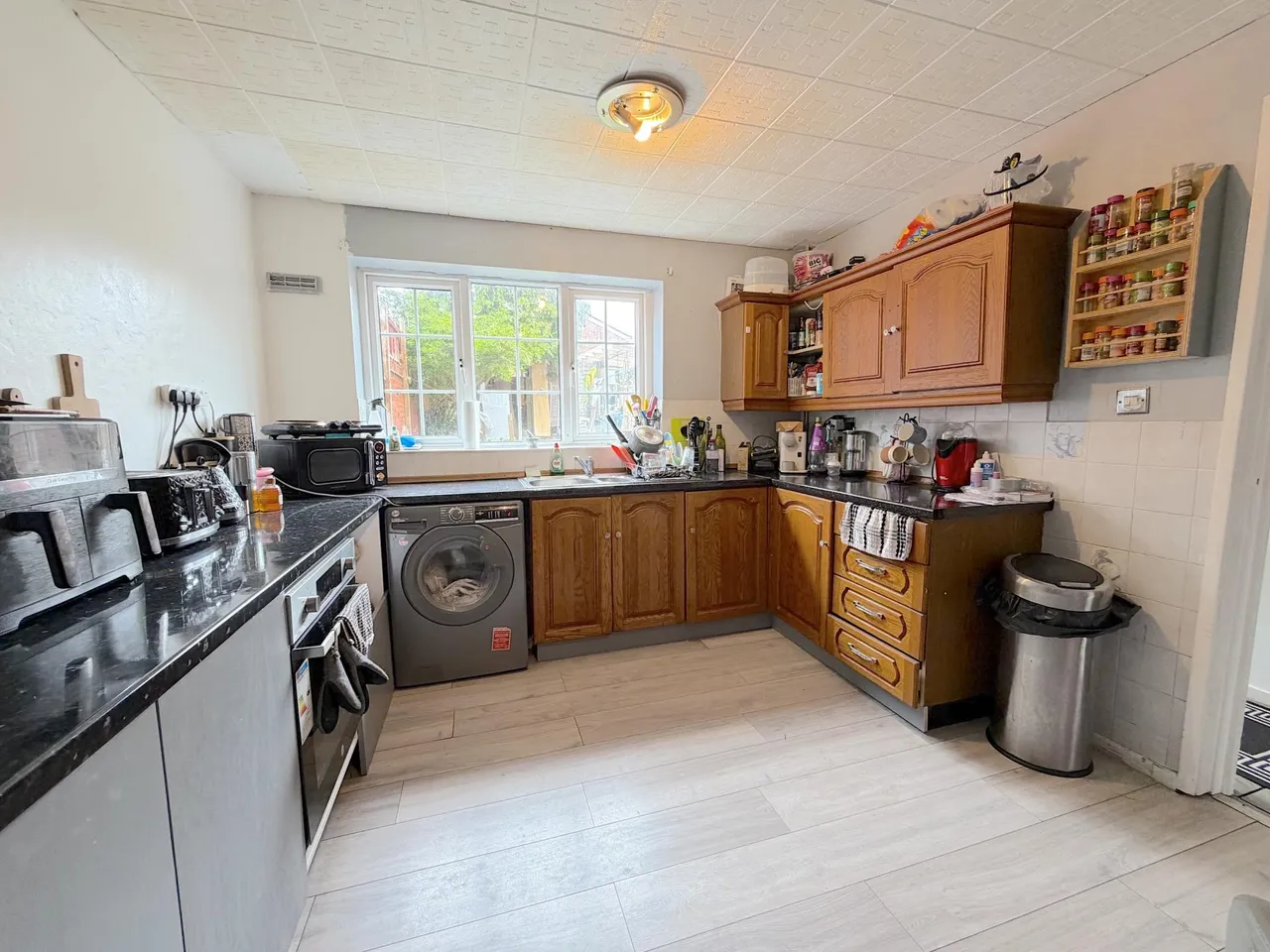 The Droveway, Claregate, WV8, photo 10