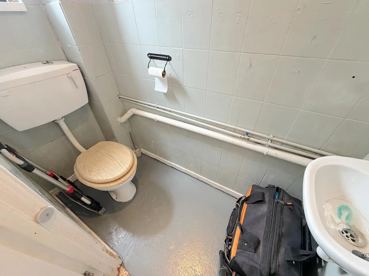 The Droveway, Claregate, WV8, photo 11