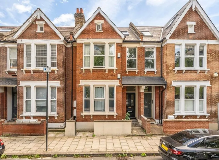 3 bed flat for sale — Grantham Road, Stockwell, SW9