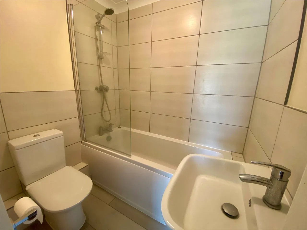 Reading Road, Farnborough, Hampshire, GU14 6NB, photo 6