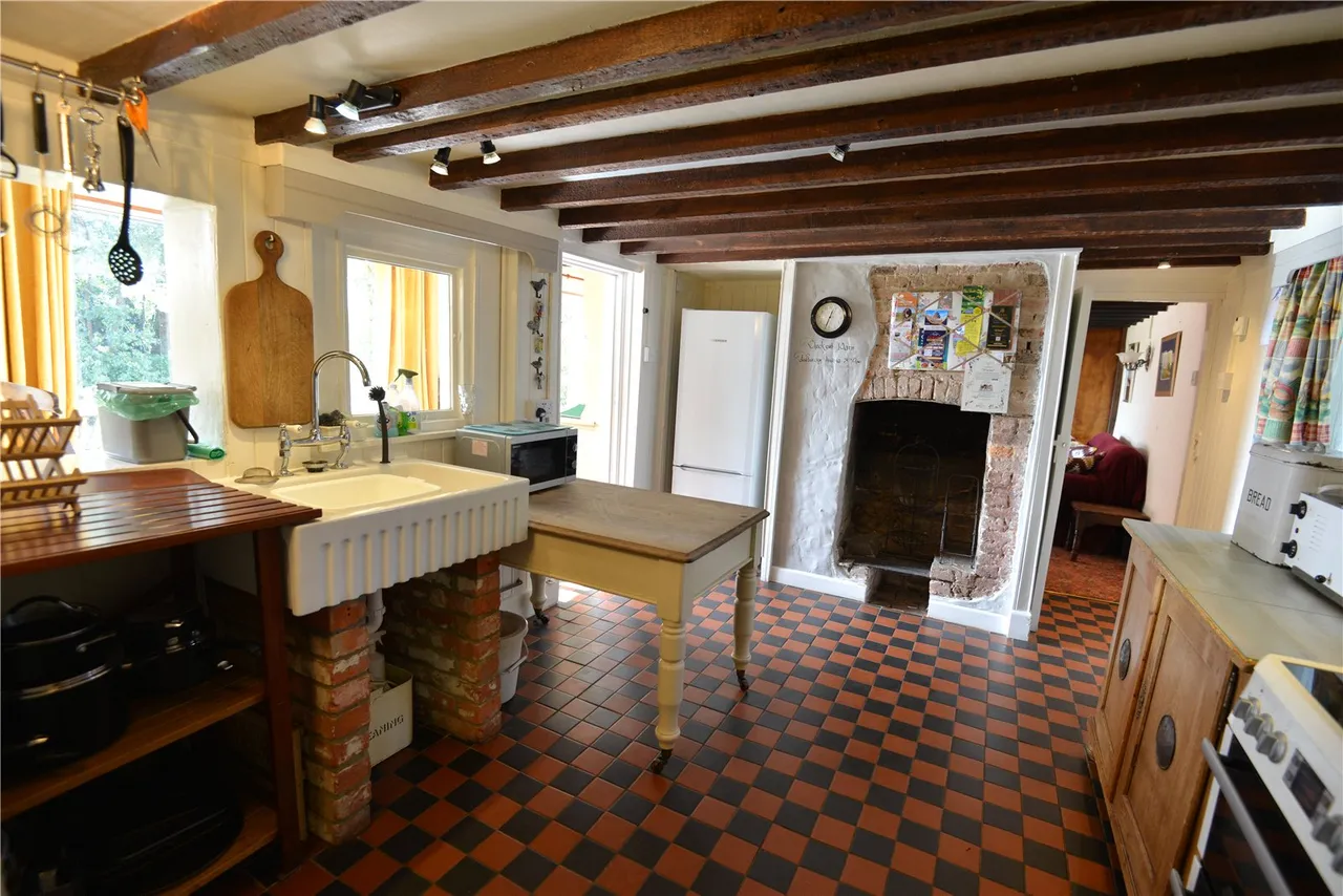 Newgrounds, Godshill, Fordingbridge, Hampshire, SP6 2LJ, photo 4