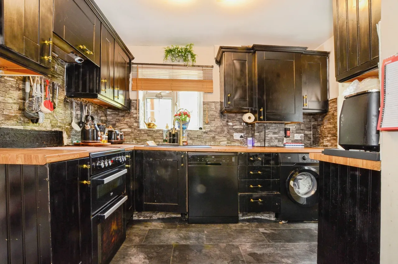 Springfield Gardens, Ruislip, HA4, photo 8
