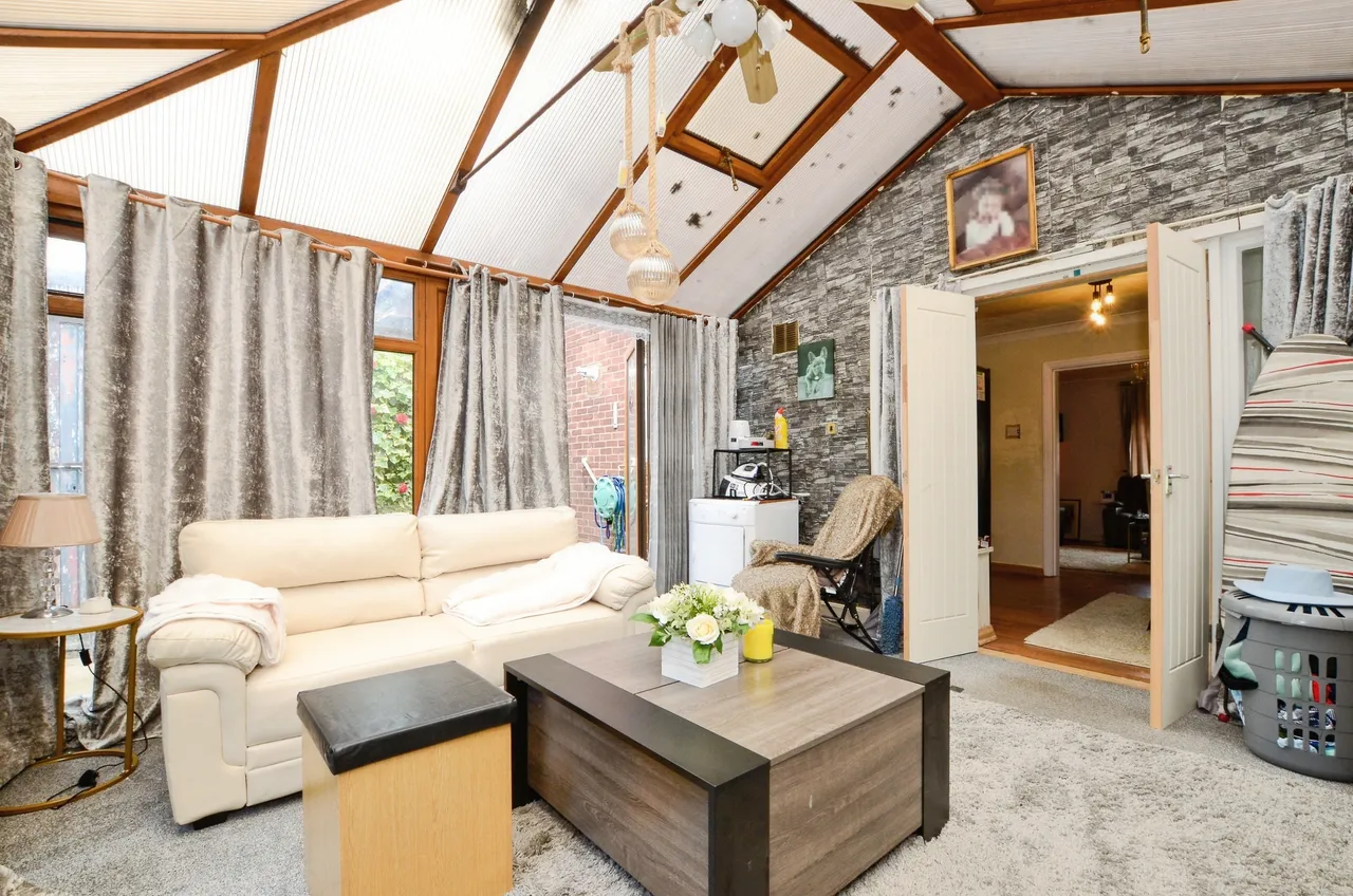 Springfield Gardens, Ruislip, HA4, photo 6