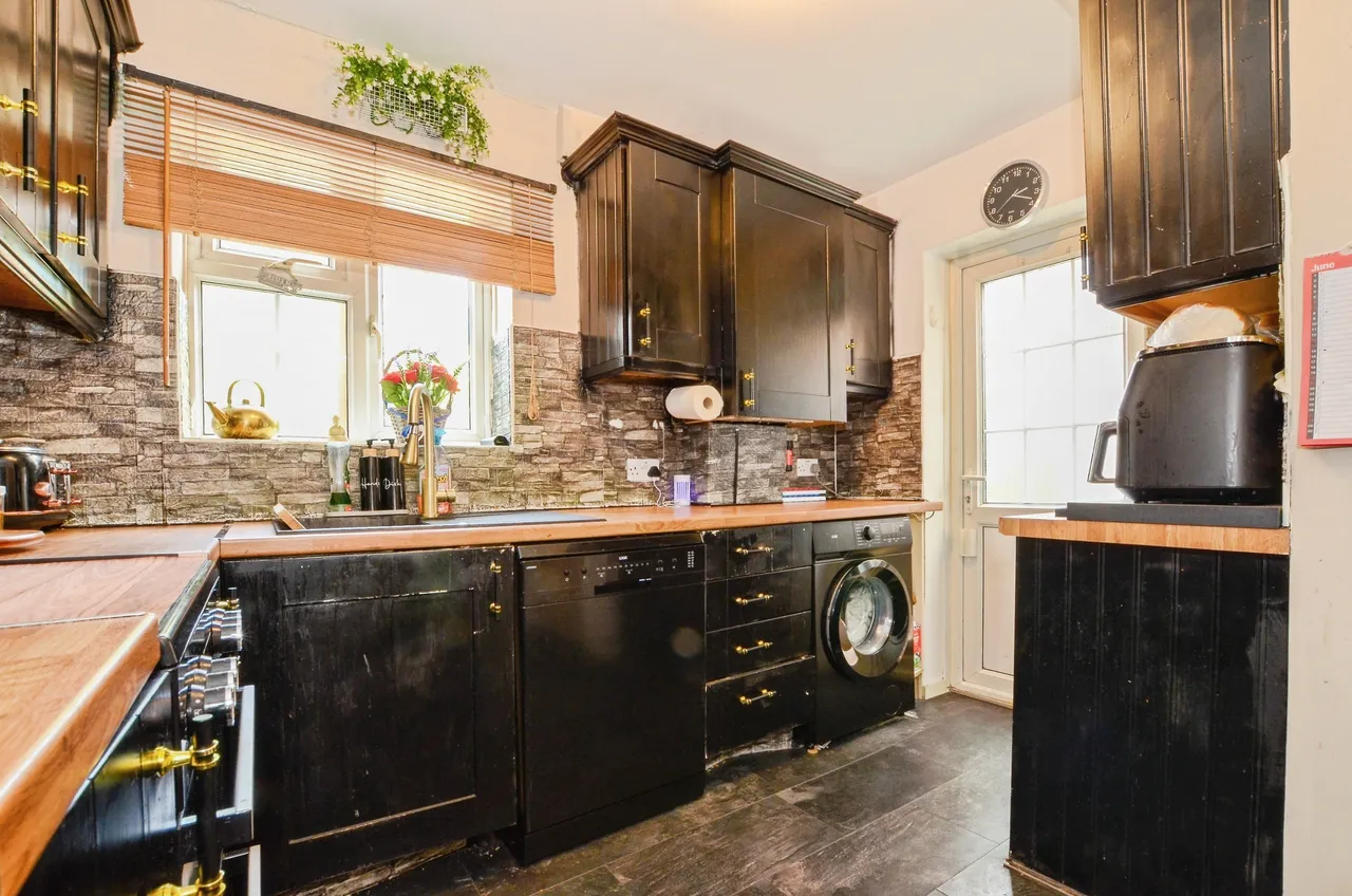 Springfield Gardens, Ruislip, HA4, photo 10