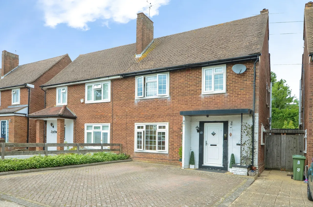 3 bed house for sale, Springfield Gardens, Ruislip, HA4