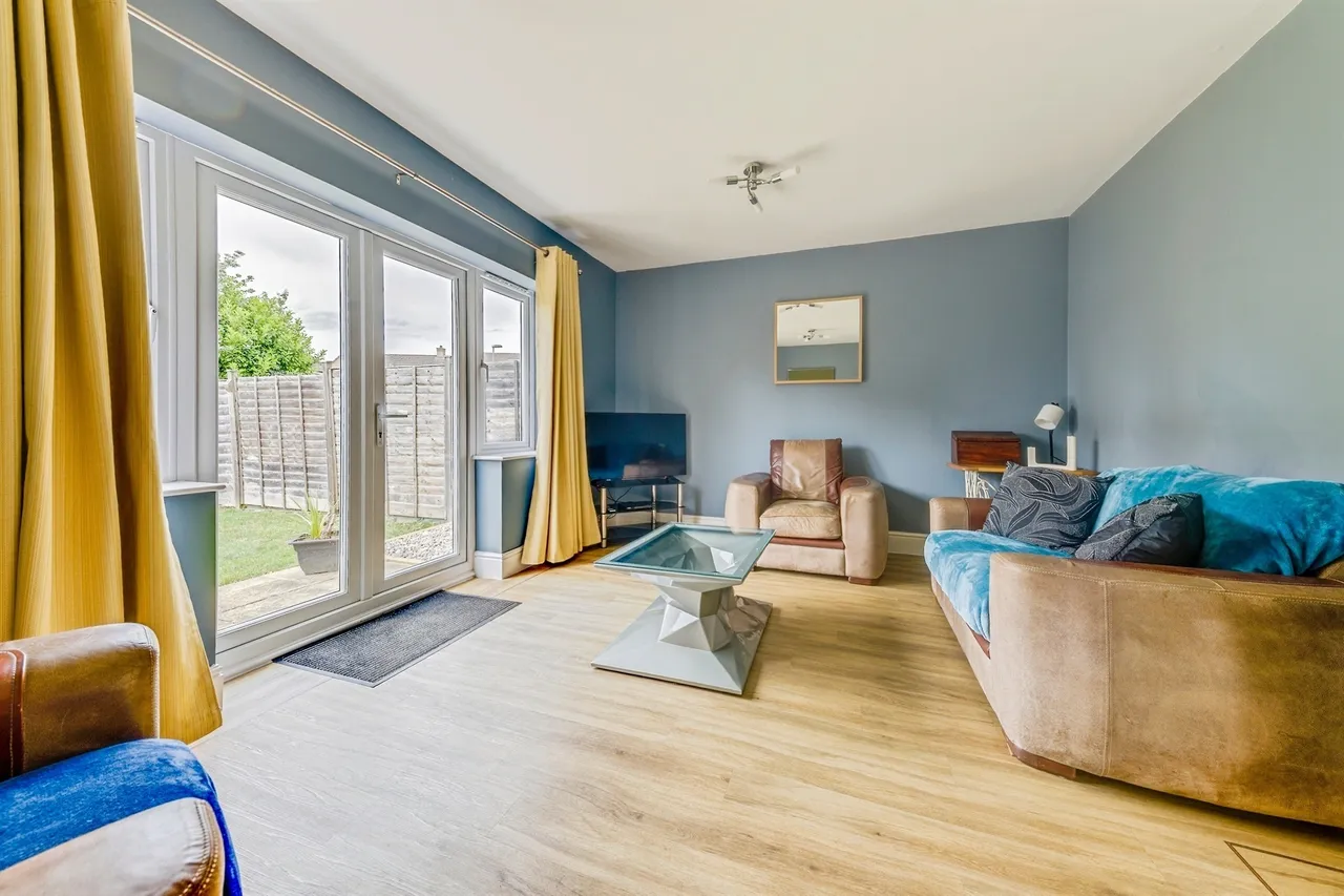 Hillfield Road, Peterborough, PE8, photo 2