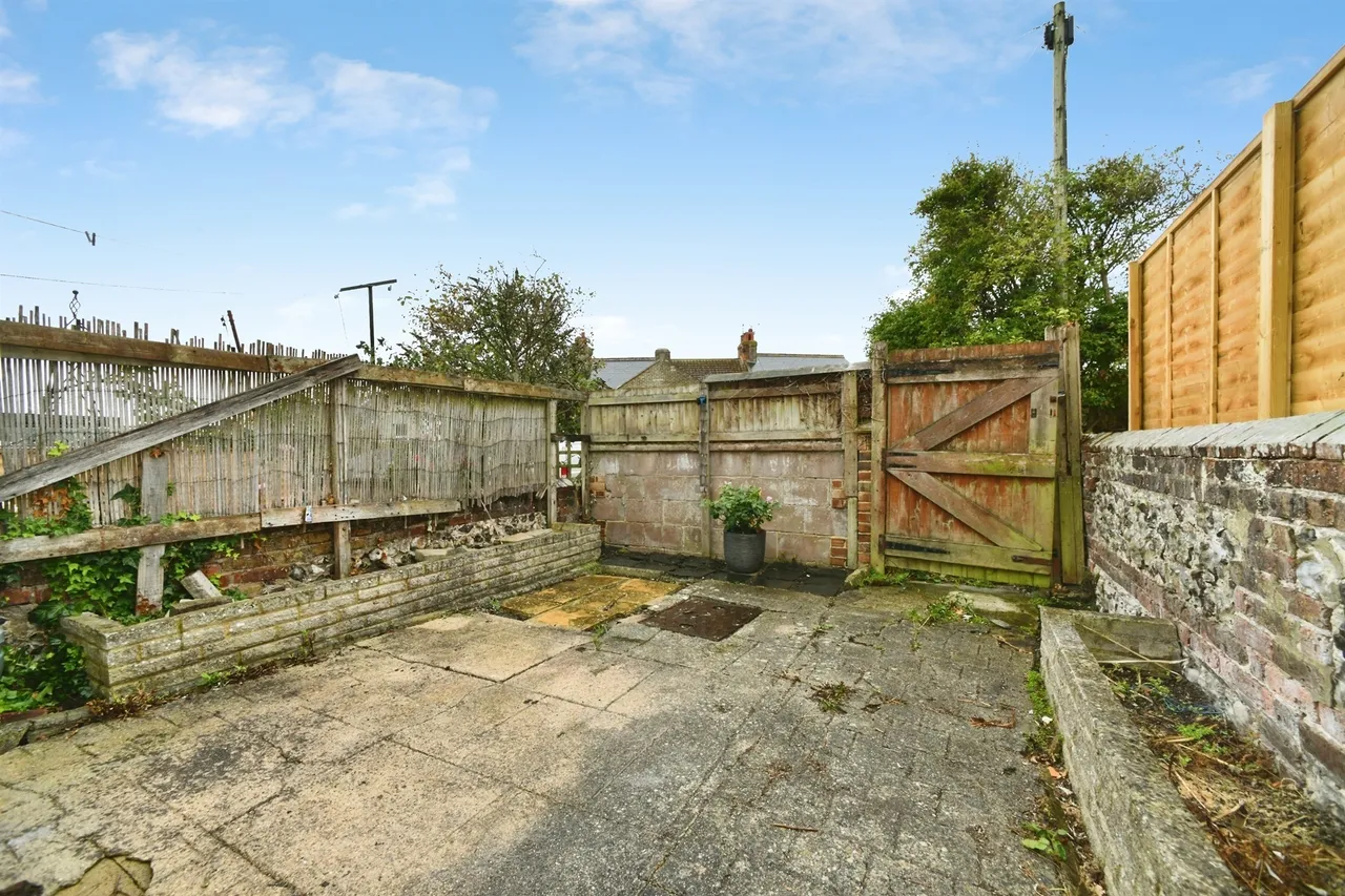 Lawes Avenue, Newhaven, BN9, photo 14