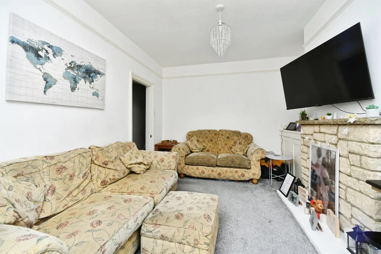 Lawes Avenue, Newhaven, BN9, photo 2