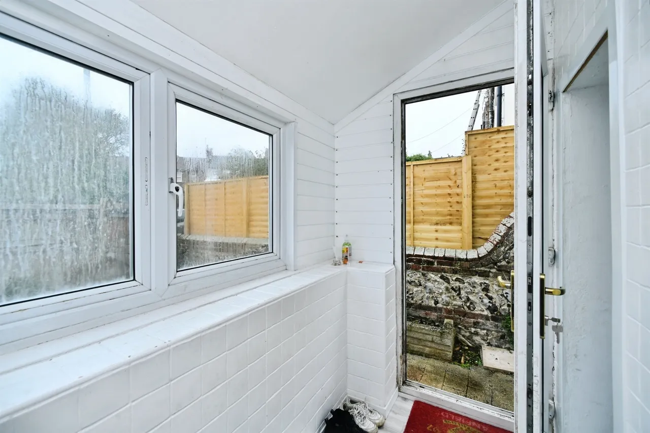 Lawes Avenue, Newhaven, BN9, photo 11
