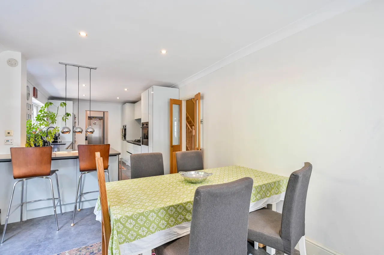Lalajee, The Street, Leatherhead, photo 11