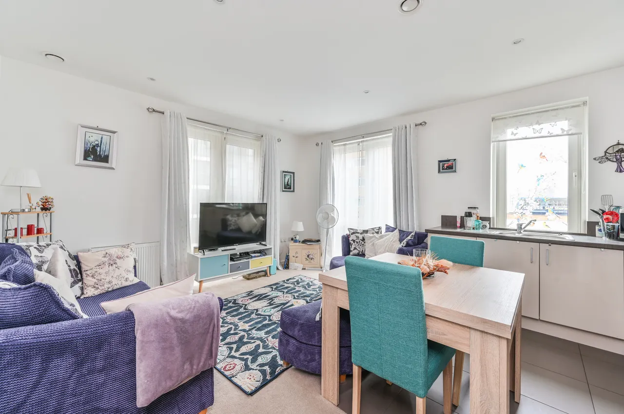 1 bed flat for sale — 40% Share, 11 Jasmine House, Battersea Reach, Juniper Drive, London