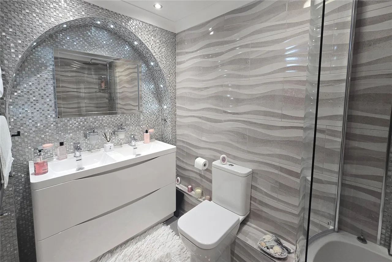 Pilgrims View, Ash Green, Surrey, GU12 6HU, photo 12