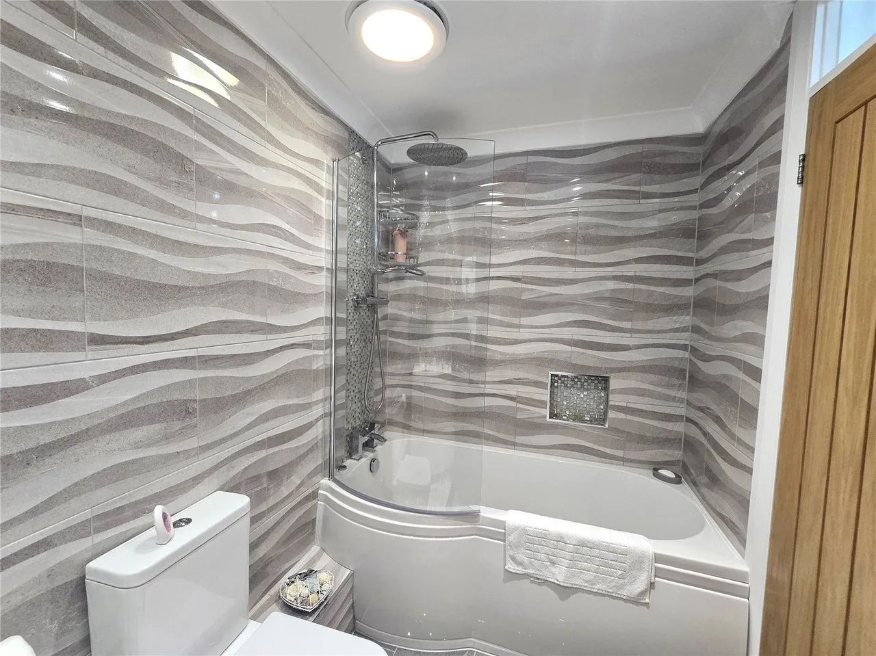 Pilgrims View, Ash Green, Surrey, GU12 6HU, photo 11