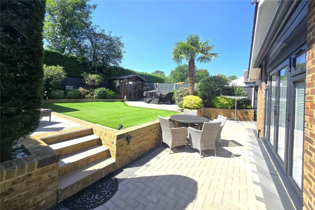 Pilgrims View, Ash Green, Surrey, GU12 6HU, photo 5