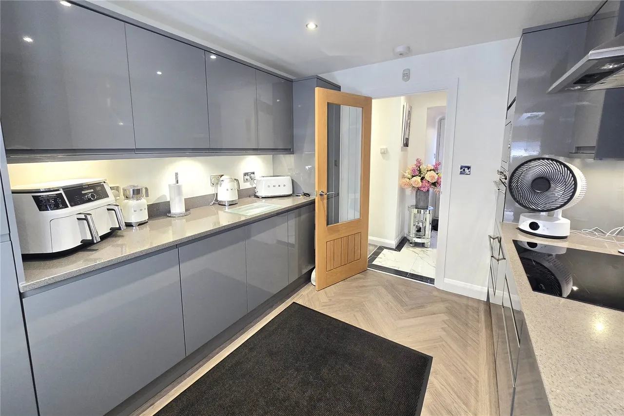 Pilgrims View, Ash Green, Surrey, GU12 6HU, photo 14