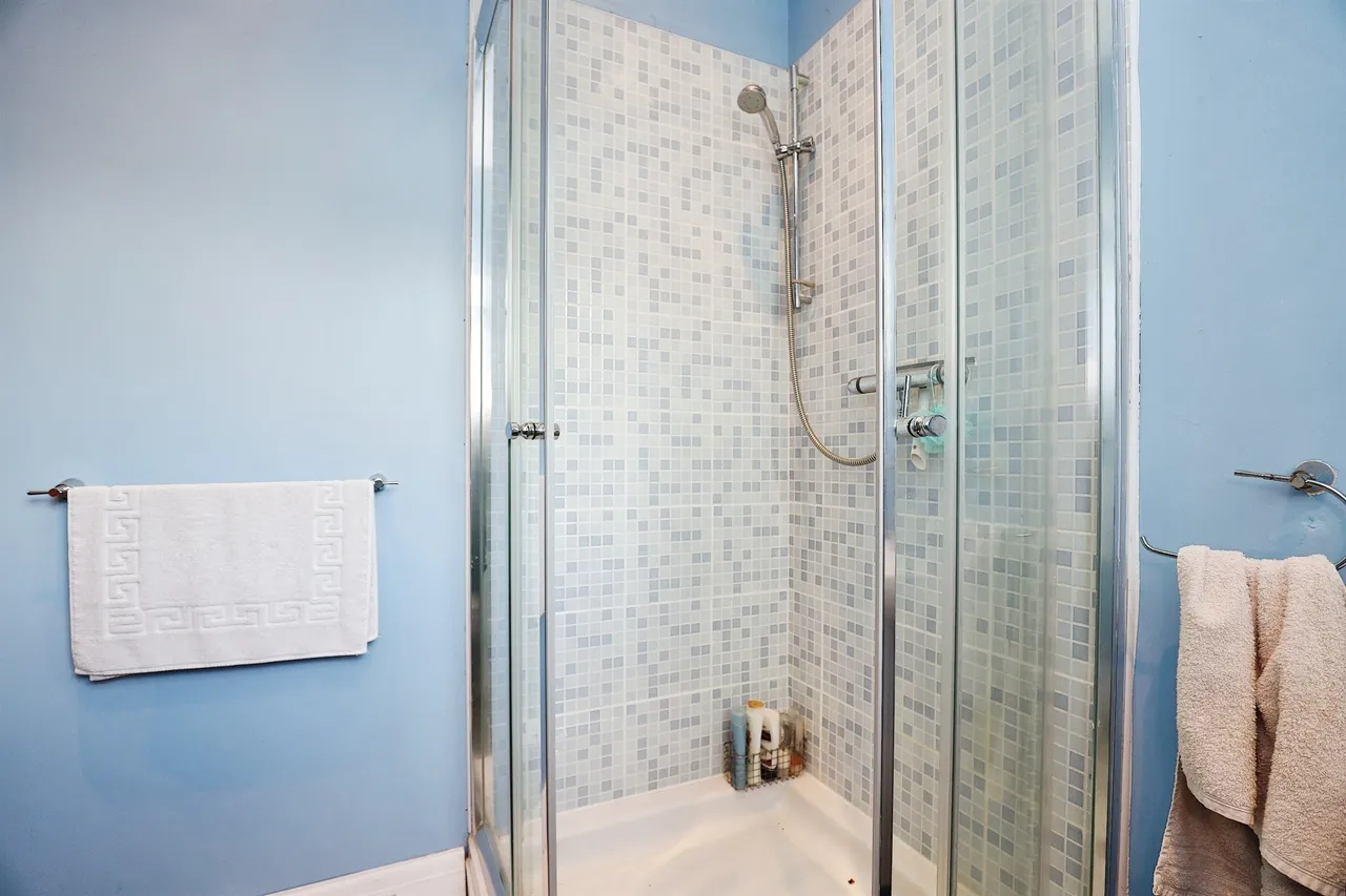 Foreland Road, Cardiff, CF14, photo 14