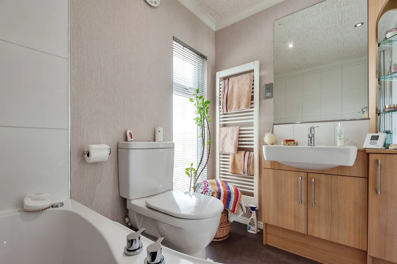 Chester Road, Helsby, photo 12