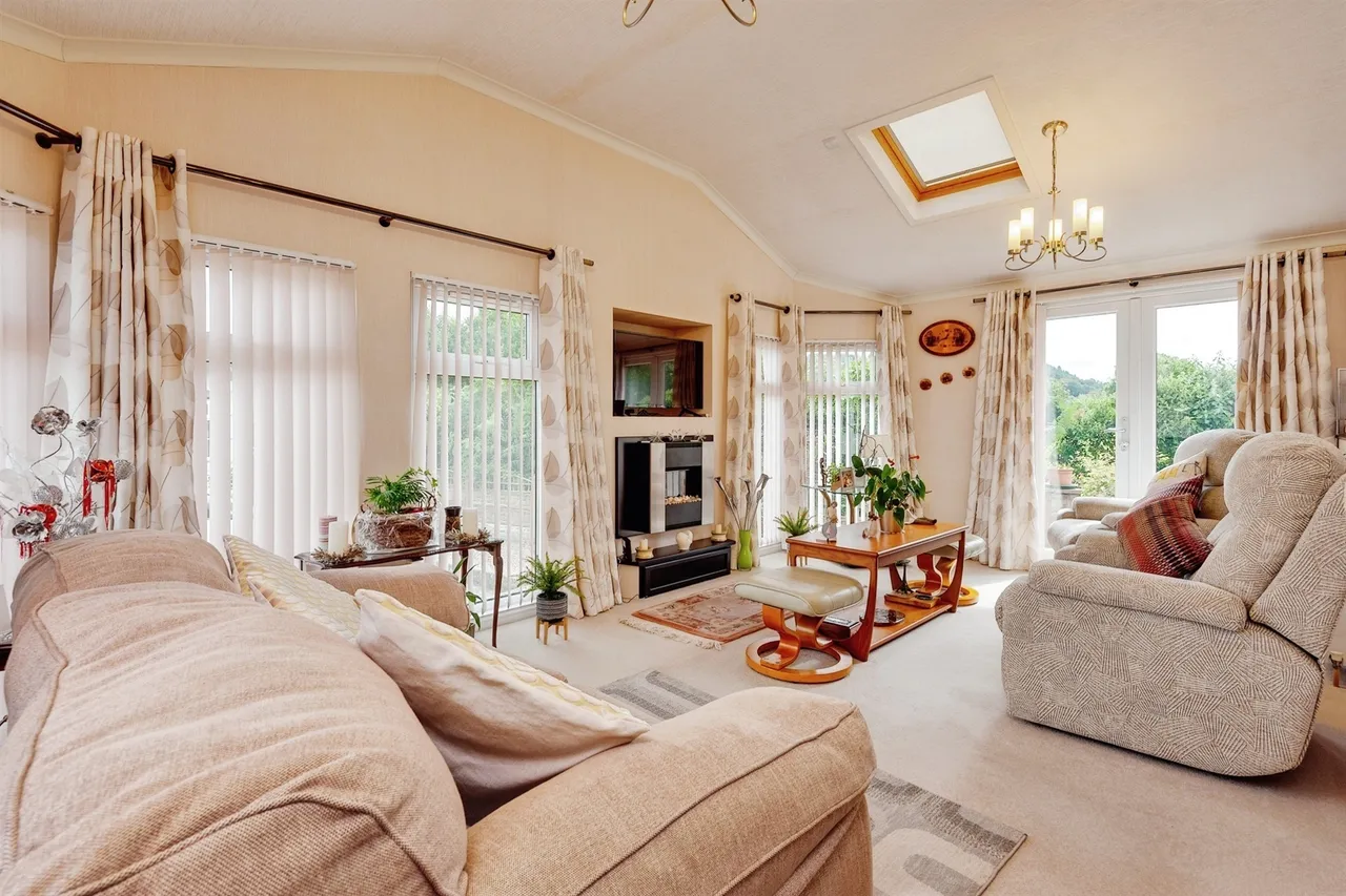 Chester Road, Helsby, photo 9