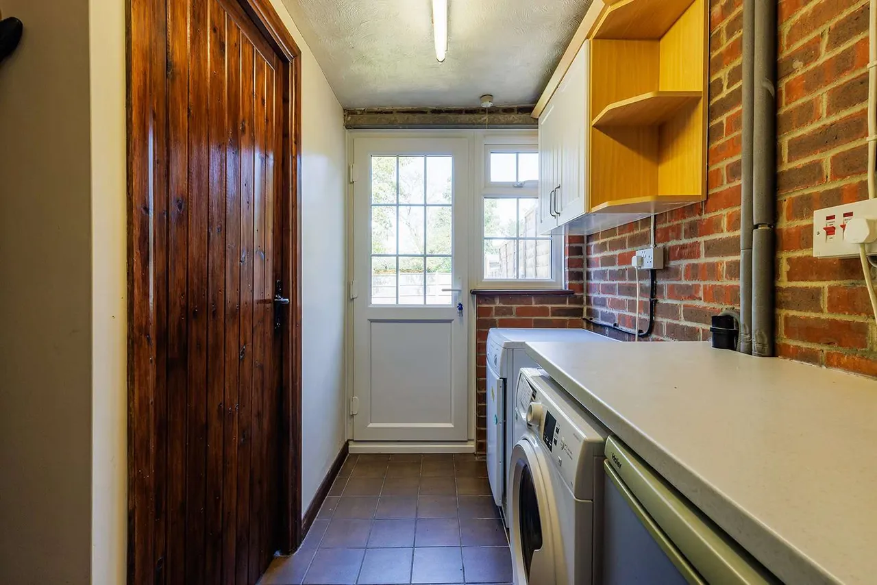 Winterhill Way, Guildford, Surrey, GU4 7LA, photo 11