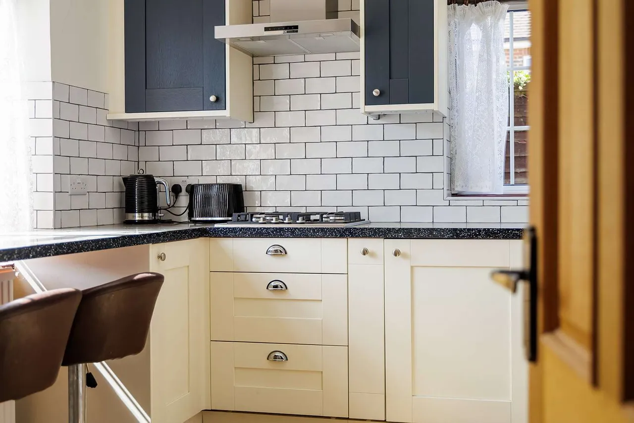 Winterhill Way, Guildford, Surrey, GU4 7LA, photo 10