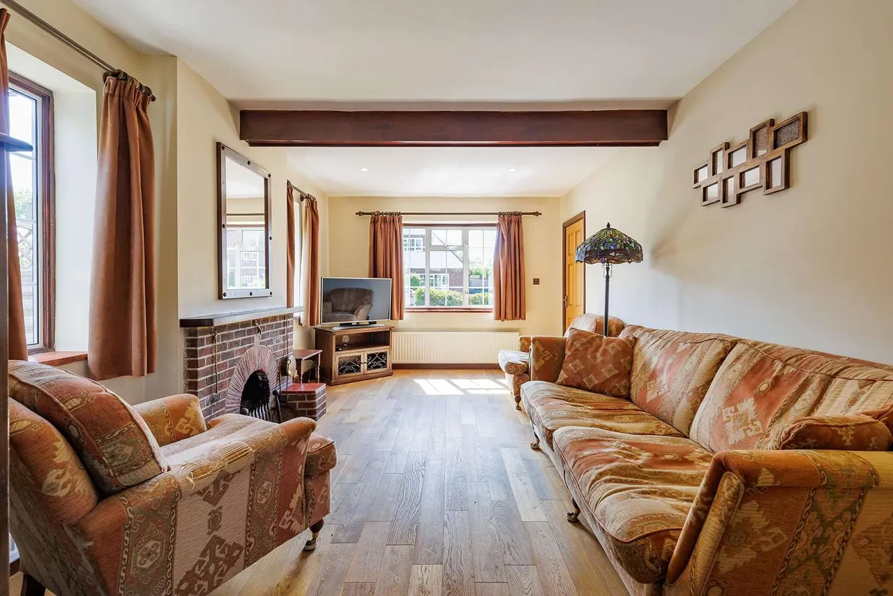 Winterhill Way, Guildford, Surrey, GU4 7LA, photo 4