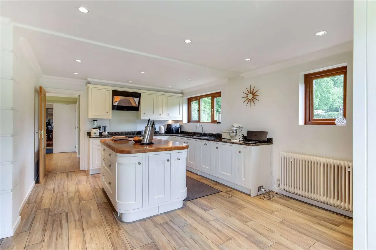 Westdown Lane, Burwash Common, Etchingham, East Sussex, TN19 7JT, photo 6