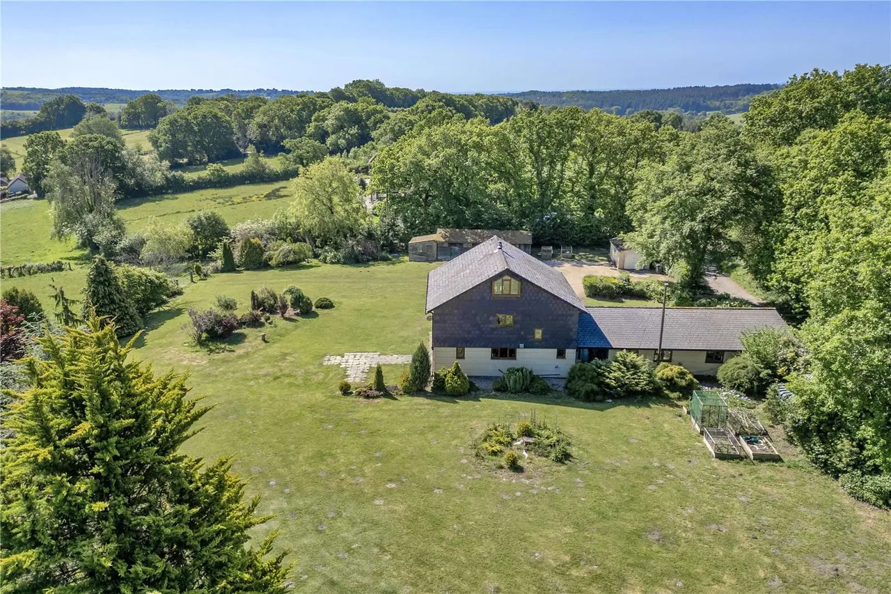 Westdown Lane, Burwash Common, Etchingham, East Sussex, TN19 7JT, photo 2