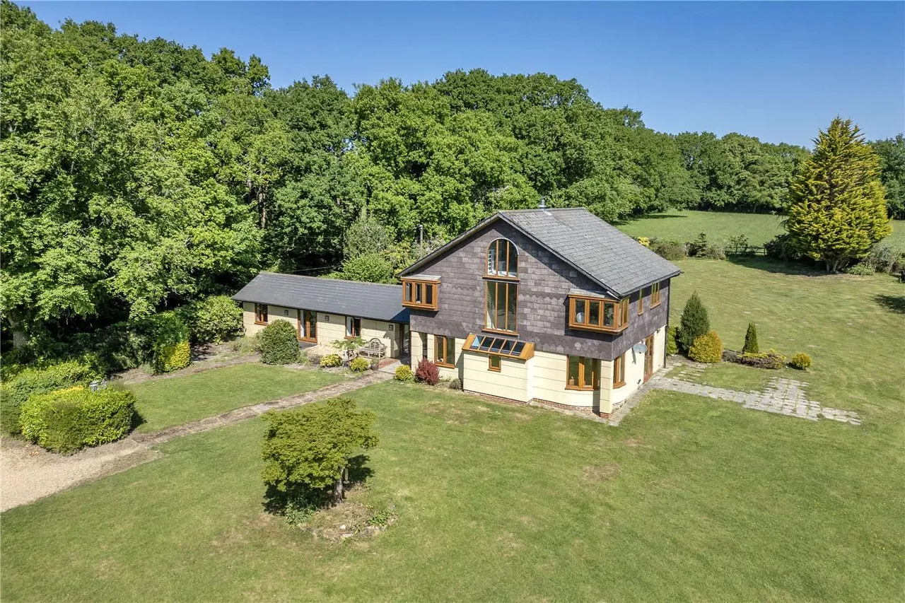 4 bed house for sale — Westdown Lane, Burwash Common, Etchingham, East Sussex, TN19 7JT