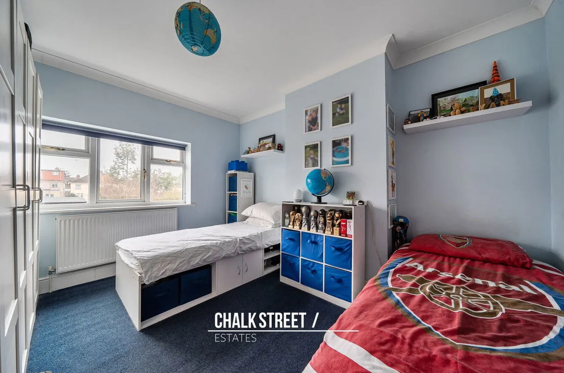 Park Crescent, Hornchurch, RM11 1BJ, photo 13