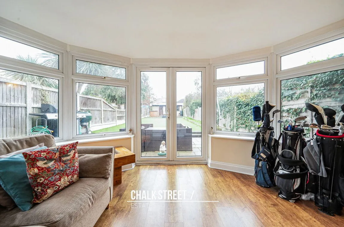 Park Crescent, Hornchurch, RM11 1BJ, photo 9