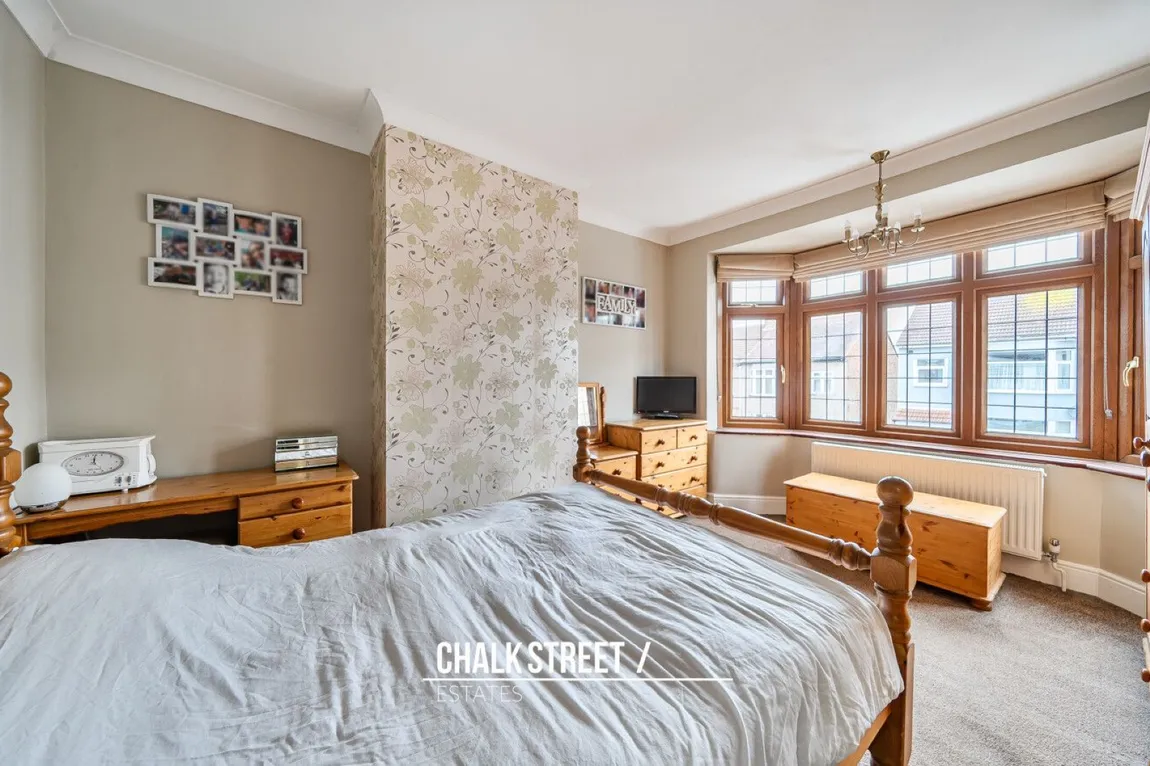 Park Crescent, Hornchurch, RM11 1BJ, photo 11