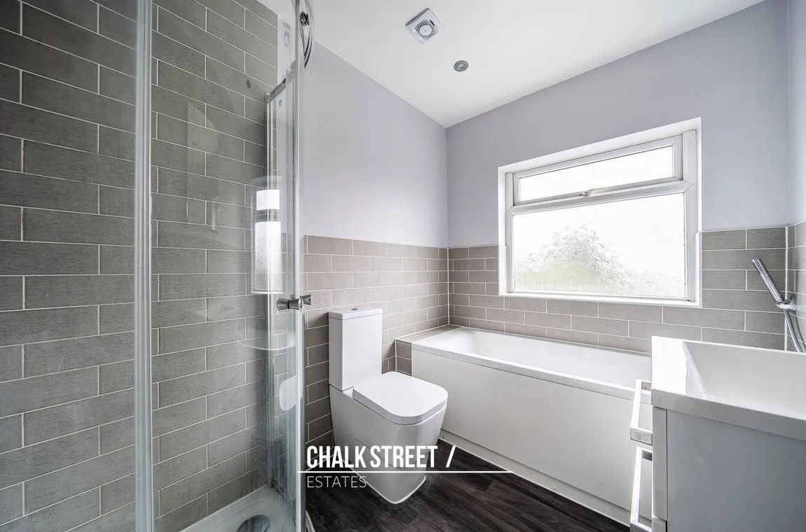 Park Crescent, Hornchurch, RM11 1BJ, photo 15