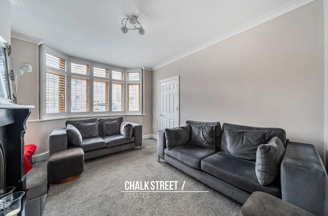 Park Crescent, Hornchurch, RM11 1BJ, photo 4