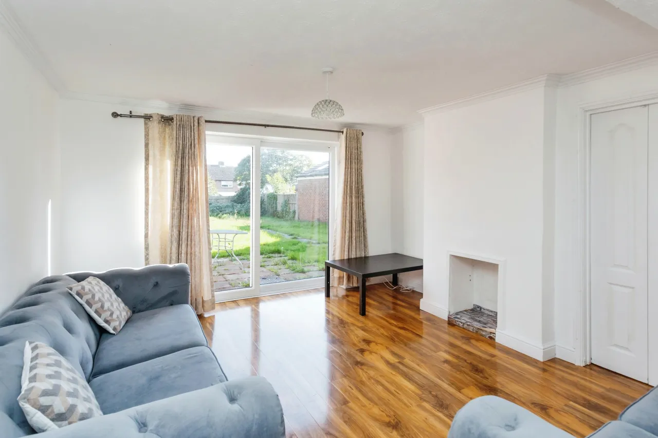 Whaddon Way, Bletchley, Milton Keynes, Buckinghamshire, MK3, photo 2