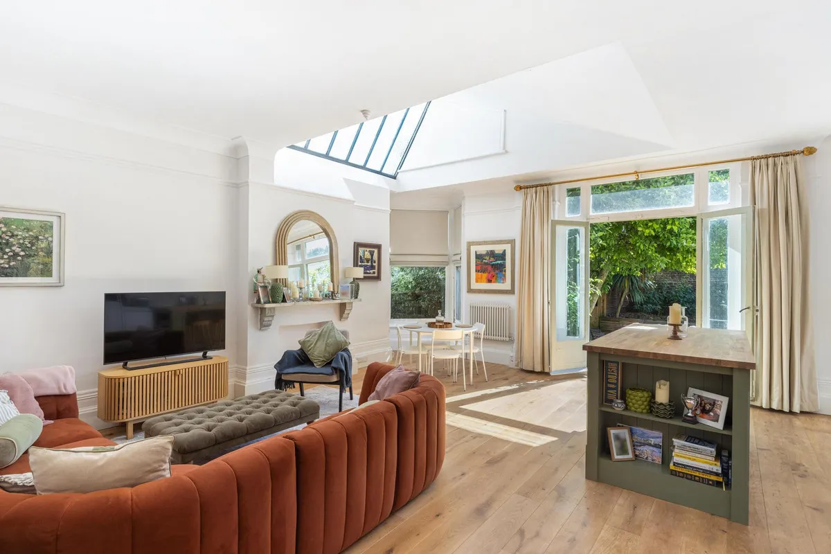 2 bed flat for sale, St. Peters Square, London, W6