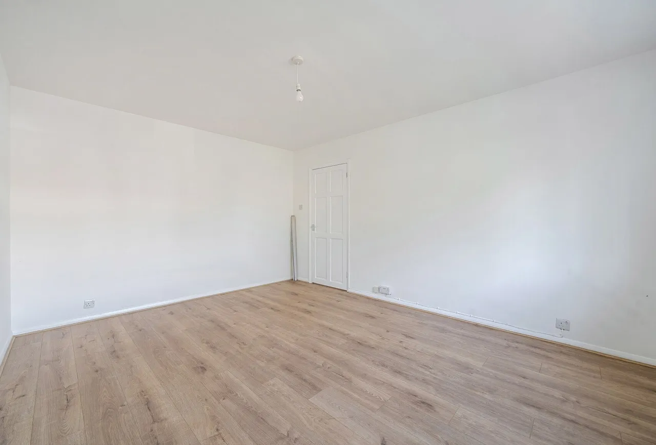 Bisley Close, Worcester Park, KT4 8PN, photo 6