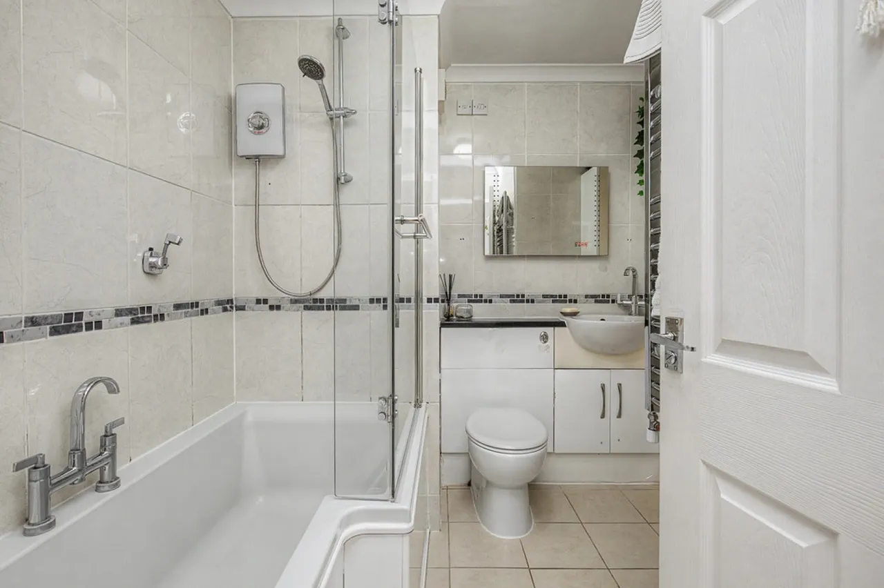 Essex Court, Thame, photo 7