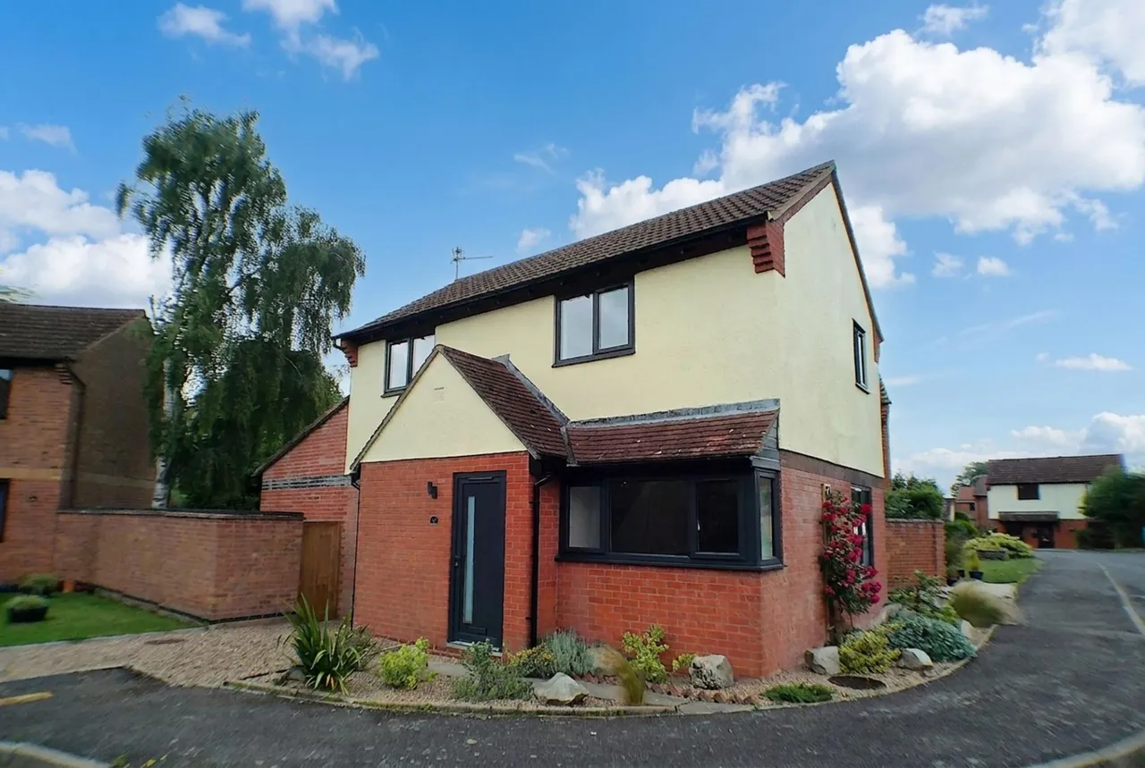 3 bed house for sale, Walnut Road, Bottesford, NG13