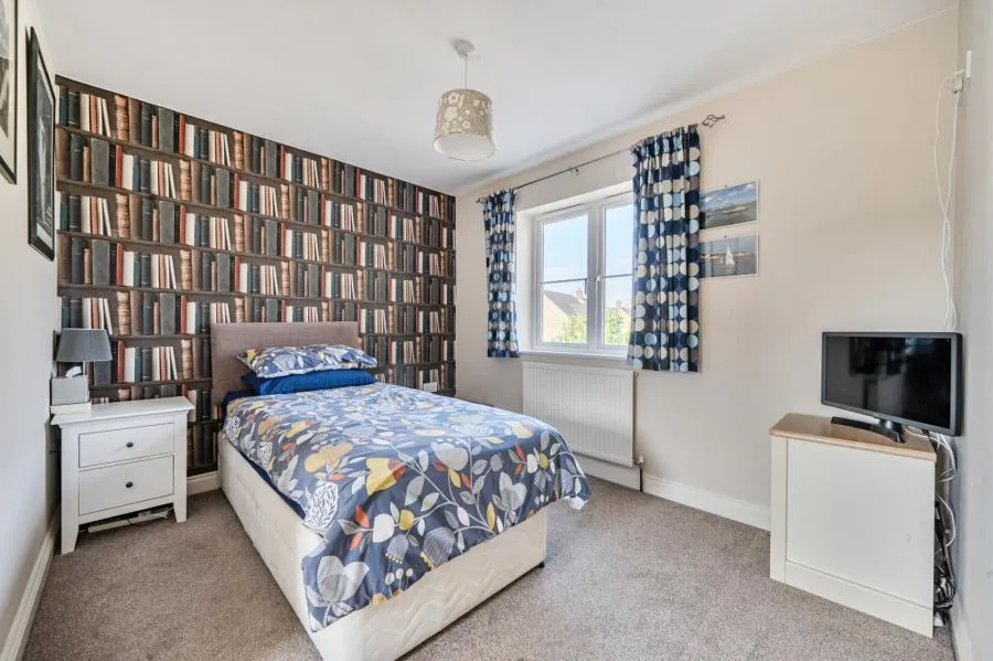 Barley Crescent, Carterton, OX18, photo 14