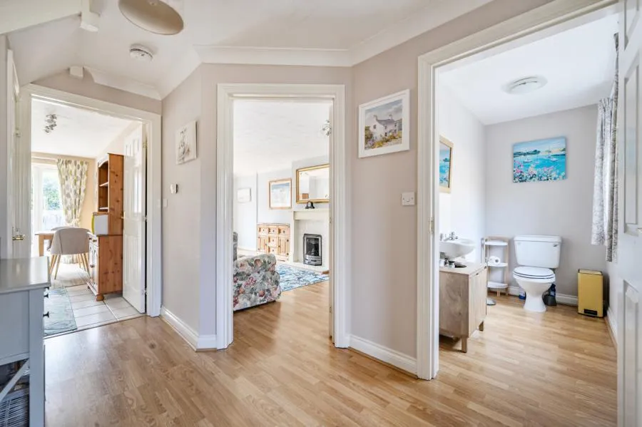 Barley Crescent, Carterton, OX18, photo 16