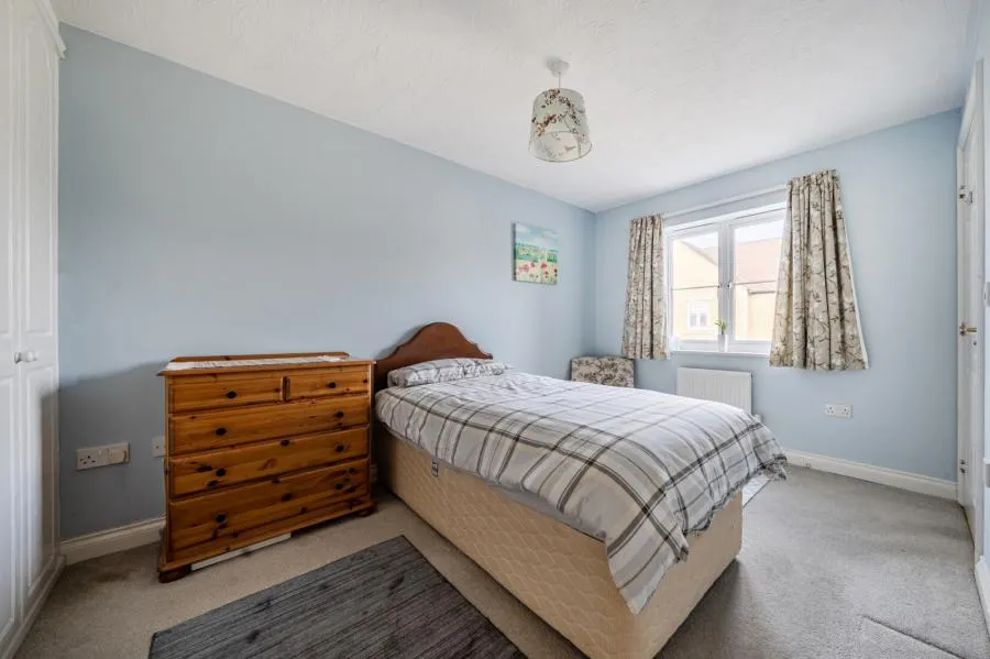 Barley Crescent, Carterton, OX18, photo 12