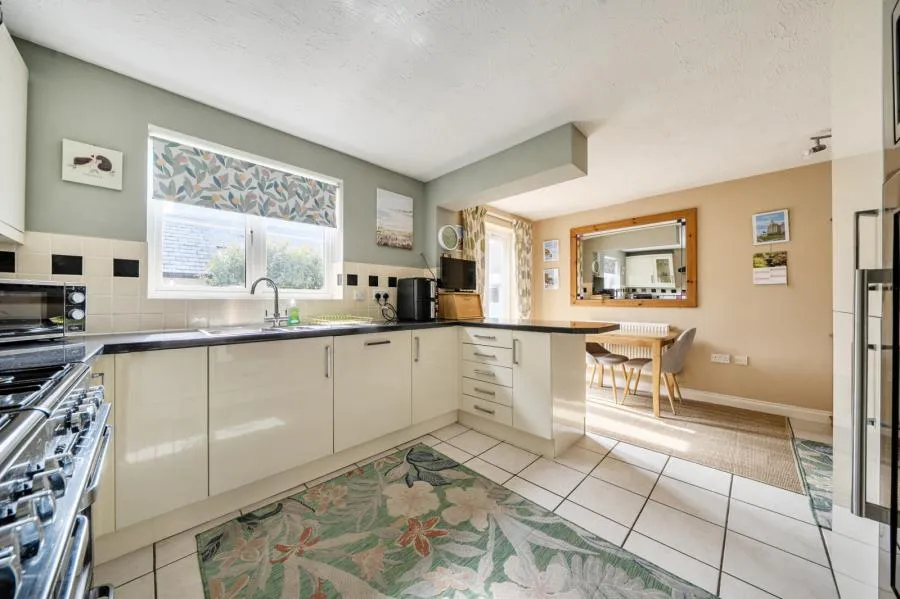 Barley Crescent, Carterton, OX18, photo 9