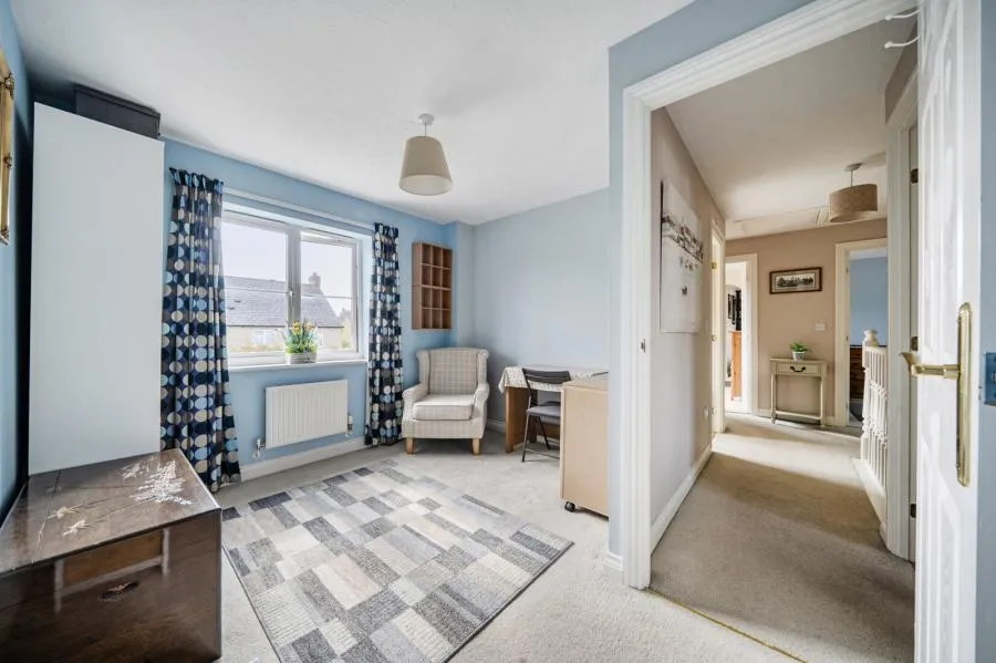 Barley Crescent, Carterton, OX18, photo 11
