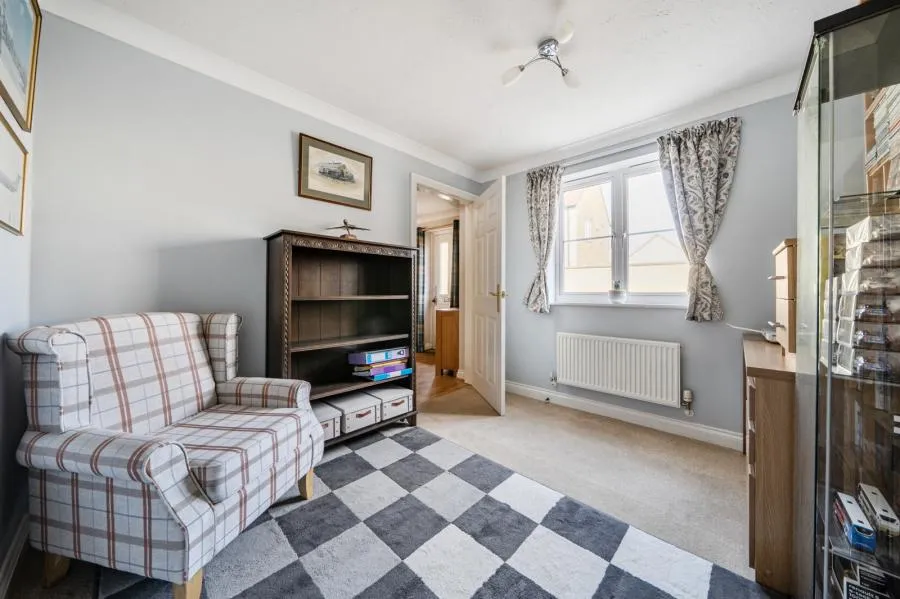 Barley Crescent, Carterton, OX18, photo 10